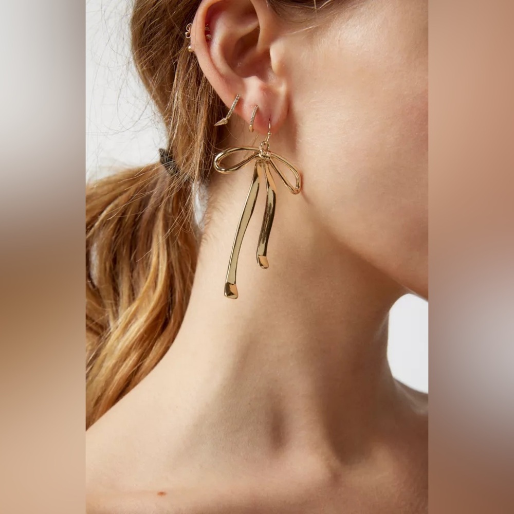 Urban Outfitters Bow Drop Earrings Silver